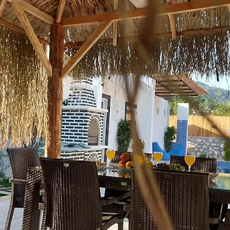 Yesilkoey 1 Bedroom Secluded With Private Pool Hot Tub Βίλα