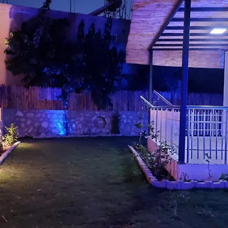 Βίλα Yesilkoey 1 Bedroom Secluded With Private Pool Hot Tub
