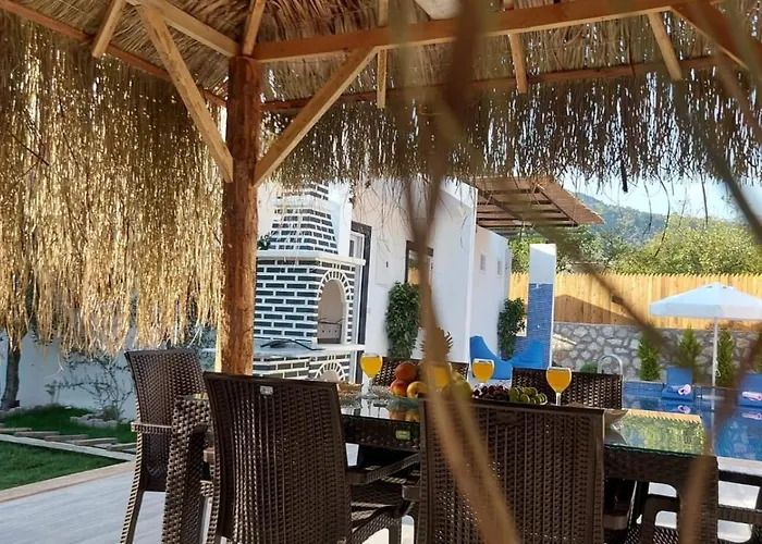 Yesilkoey 1 Bedroom Secluded With Private Pool Hot Tub 别墅