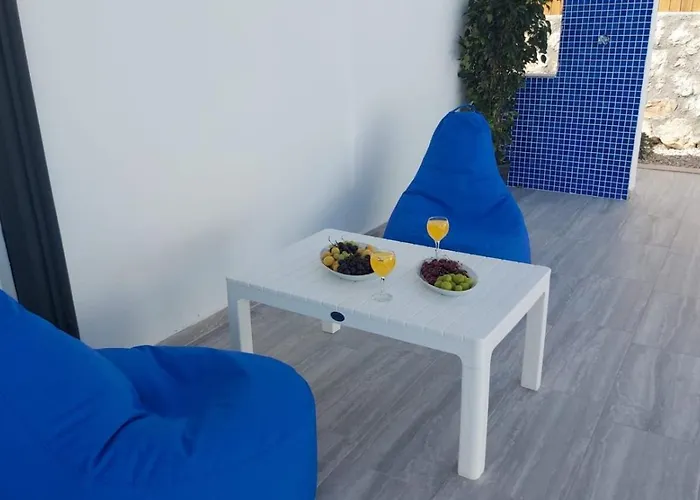Yesilkoey 1 Bedroom Secluded With Private Pool Hot Tub *