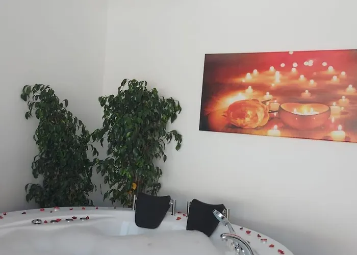 Yesilkoey 1 Bedroom Secluded With Private Pool Hot Tub 卡尔坎